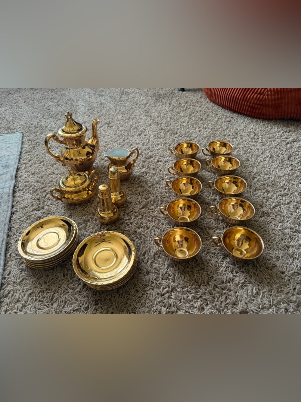 Arnart 20th century Gold Glazed Tea set - Elegant Serving Collection